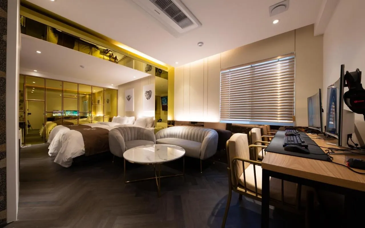 Hotel In Cafe Doksan Seul